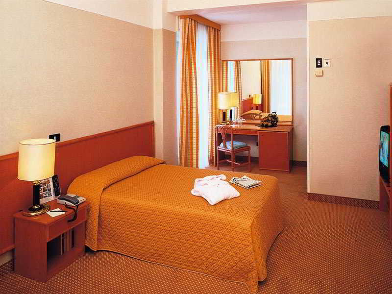 Hotel Tiberius Rimini Eksteriør bilde
